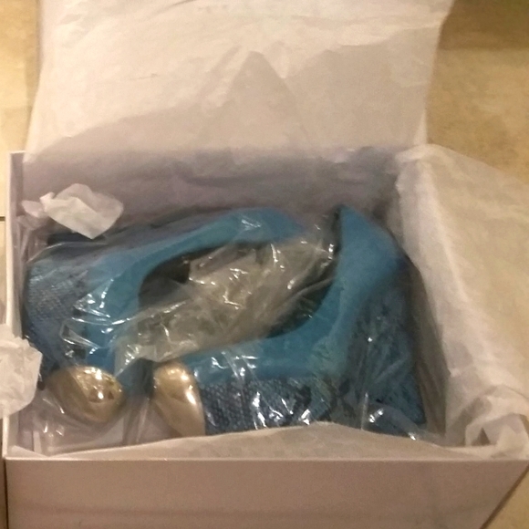 Steve Madden Faux Suede Size 8 Marz Blue Wedge - Picture 1 of 3